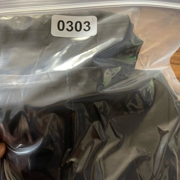 SPANX Faux Leather Leggings black size medium - Picture 14 of 14